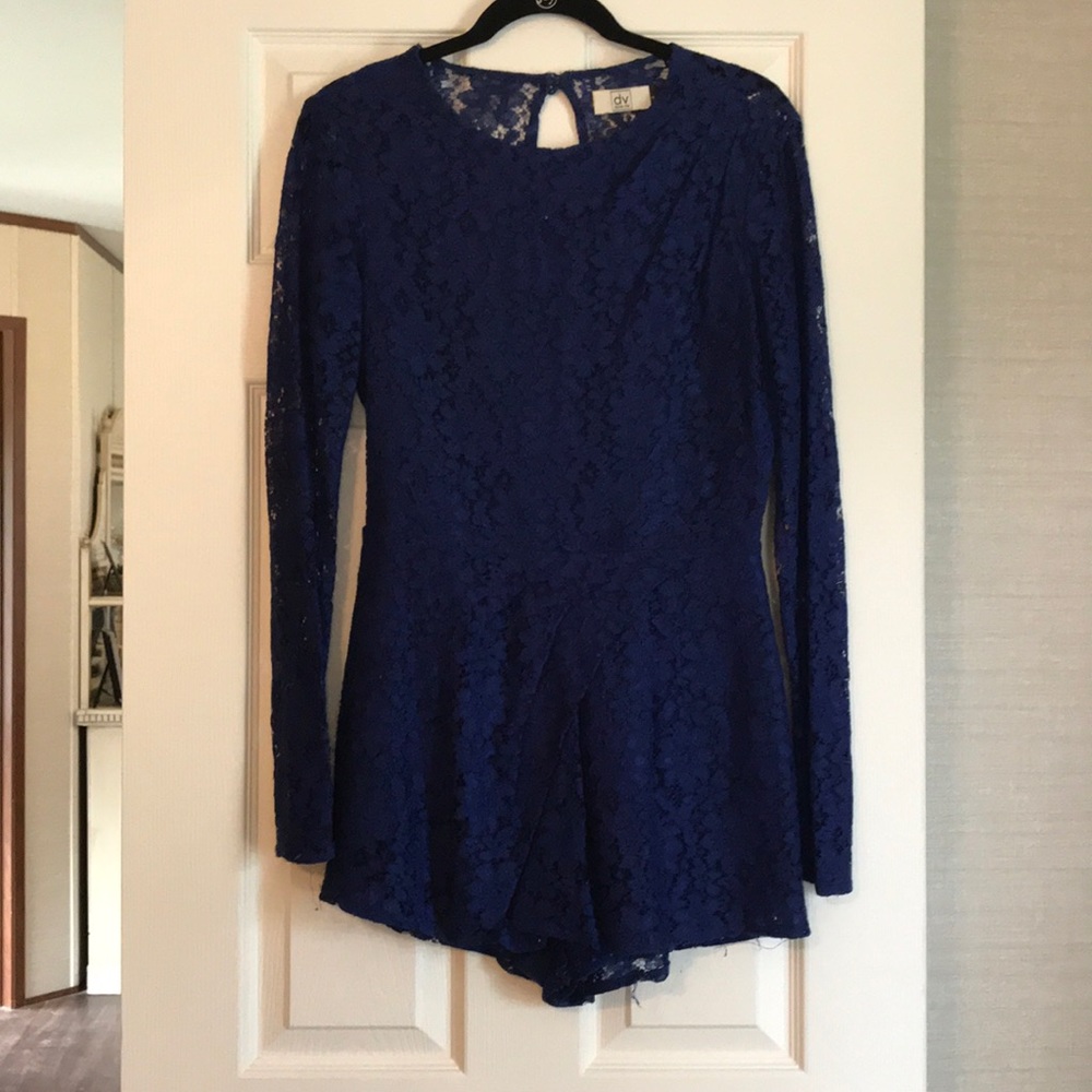 Lace romper with back cutout